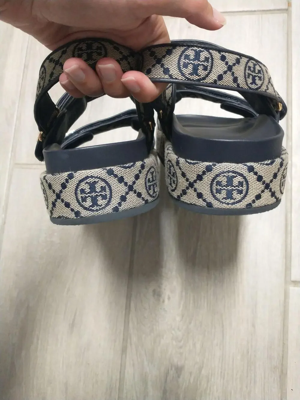 Tory Burch T Monogram Kira Sport Sandals Womens 10 Blue Jacquard Leather